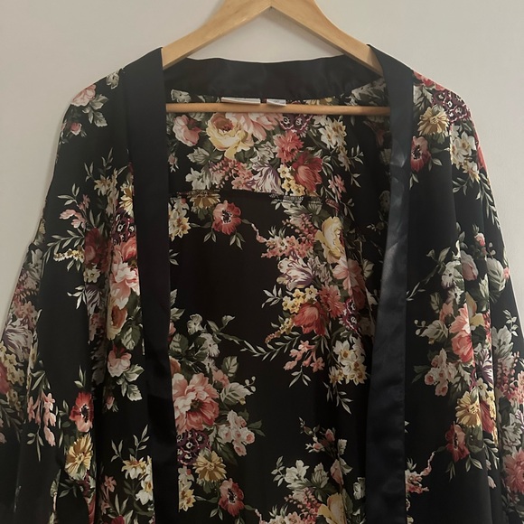 Floral Kimono Robe - Picture 4 of 4